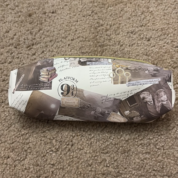 Harry Potter Pencil Case - Picture 2 of 5